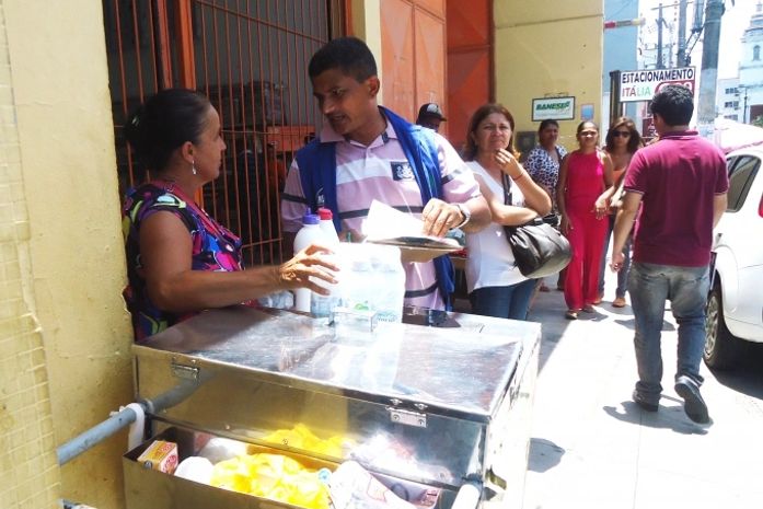 SMCCU orienta ambulantes a retornarem aos espaços destinados pela prefeitura