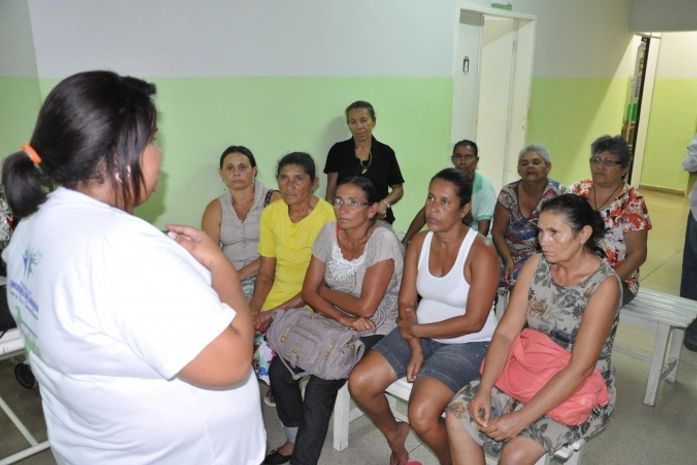 Limoeirenses participam de palestras e são beneficiadas com exames gratuitos de saúde