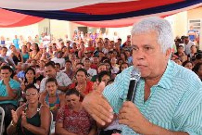 Nonô falando da satisfação na entrega das casas em União