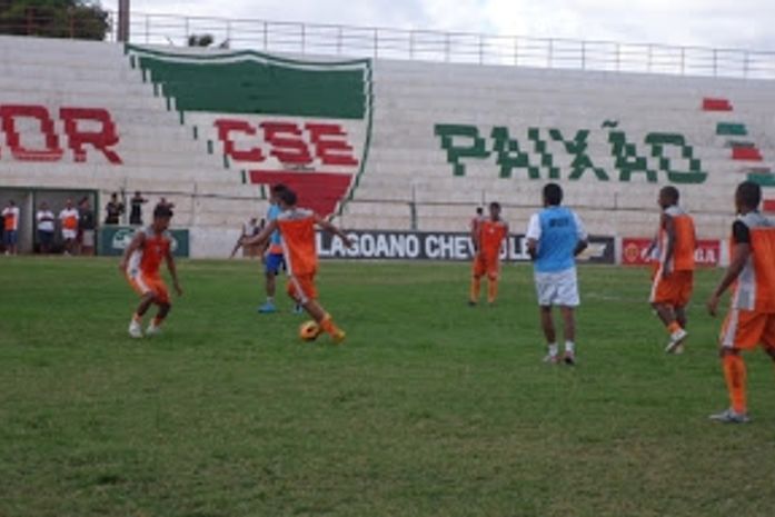 Campinense treina no estádio do CSE, maior rival do ASA