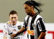 Galo tem Ronaldinho como atração para viver clima de paz na Bolívia