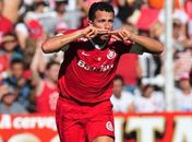 Damião espanta má fase, participa de quatro gols e dá título do turno ao Inter