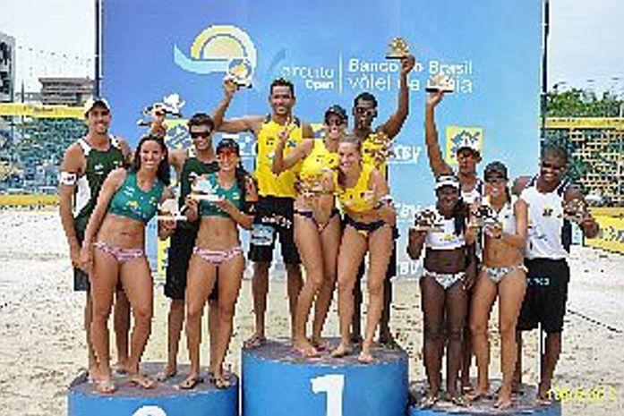 Thati/Érica Freitas e Gilmário/Renatão conquistam etapa de Maceió