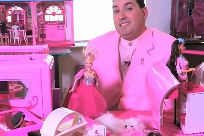 Americano enche casa com coleção de mais de 2 mil Barbies