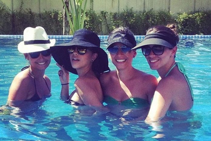 Mariana Rios curte folia na piscina com as amigas: "Só as deusas"