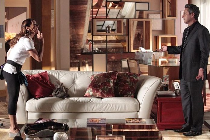 Durma com um barulho desses! Lucimar conta a verdade sobre Morena para Stenio