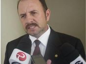 Deputado diz que governo faz propaganda enganosa sobre entrega de casas