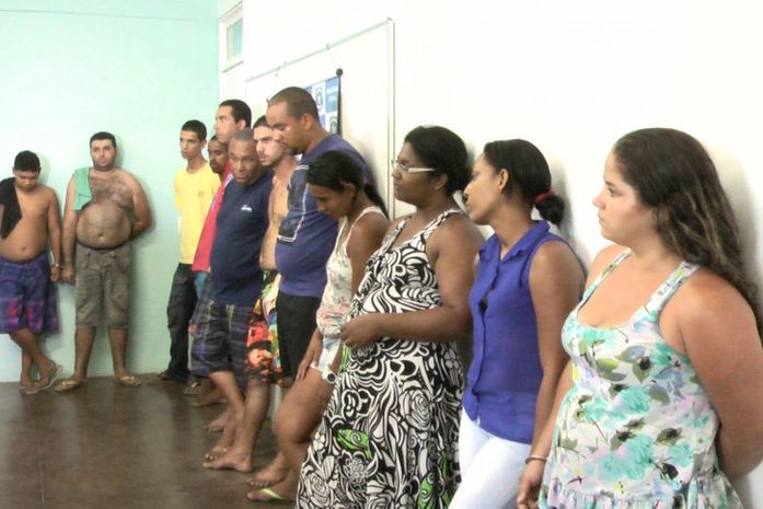 Polícia apresenta quadrilha acusada de tráfico de drogas e homicídios