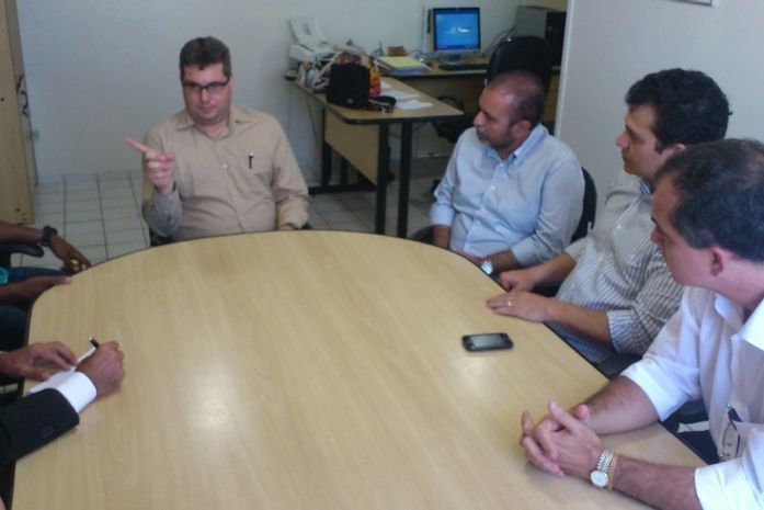 Comissão faz visita surpresa a Perícia e ao Instituto de Criminalística