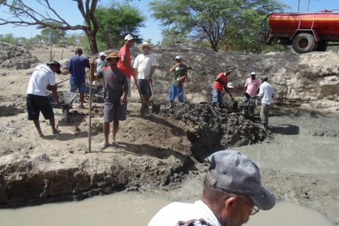 INHAPI: Prefeitura faz mutirão, gera renda e tenta diminuir os efeitos da seca