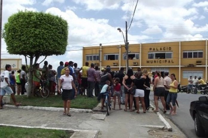 Servidores exonerados em Cajueiro terão 15 dias para recorrer da decisão