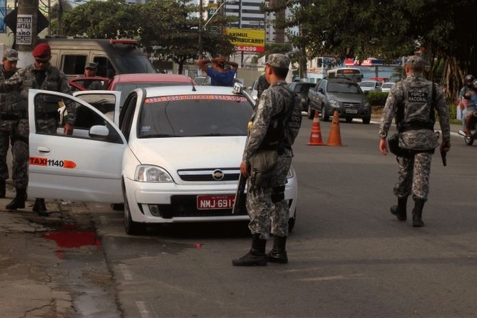 Torcedores são alvo de blitz da Força Nacional