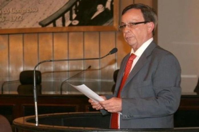 Luiz Dantas anuncia no sertão de Alagoas a estiagem continua forte"