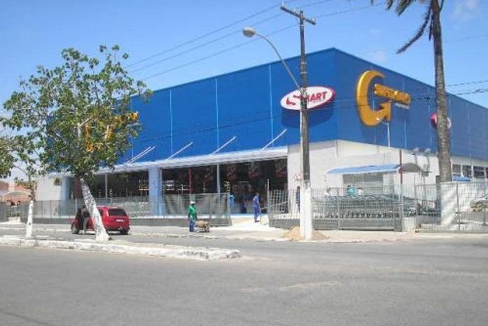 Vigilância Sanitária acompanha retirada de produtos Ades de supermercados