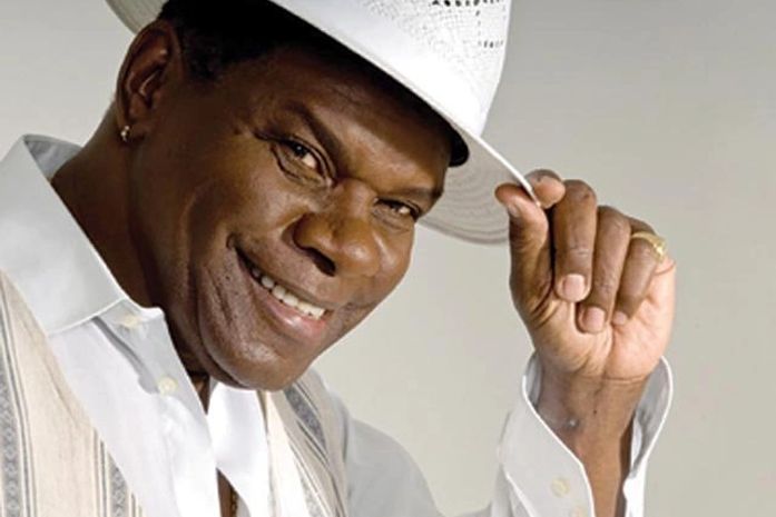 Cantor Emílio Santiago morre após sofrer um AVC