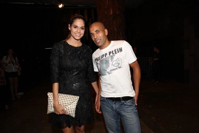 Será? Emerson Sheik vai acompanhado à SPFW, mas despista sobre affair