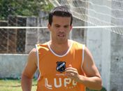 Antes do clássico, CRB anuncia contratação do meia Walter Minhoca