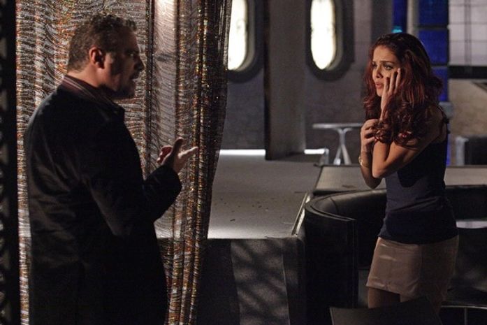 Russo dá um tapa em Rosângela e pede explicações sobre Morena estar viva