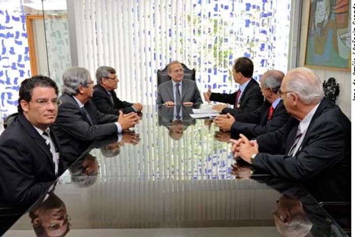 Renan recebeu no dia 26 de fevereiro representantes de entidades de classes do setor sucroalcooleiro do Nordeste para tratar da crise que afeta o setor