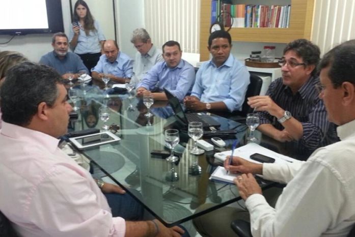 Reunião debate abertura da UPA em Palmeira dos Índios