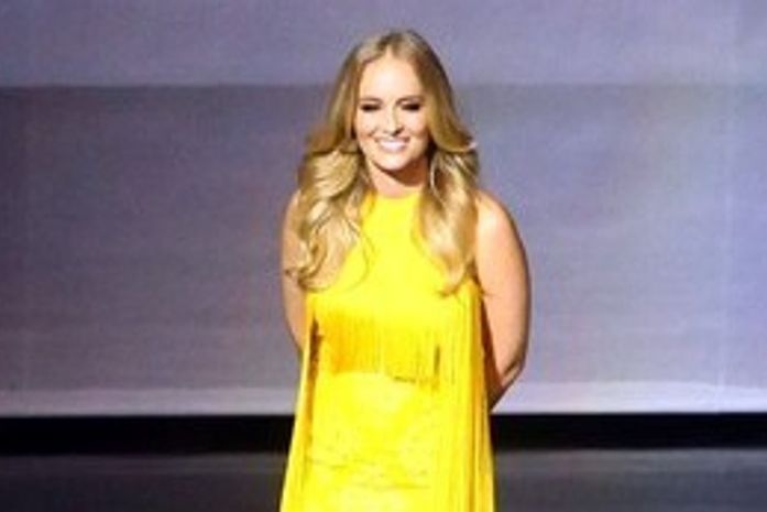 ‘Ela mama bastante. Eu já até sequei’, diz Angélica sobre a filha, Eva