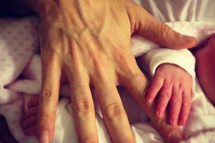 Fernando Scherer posta foto da filha Brenda: 'Mãos alongadas como as do pai'