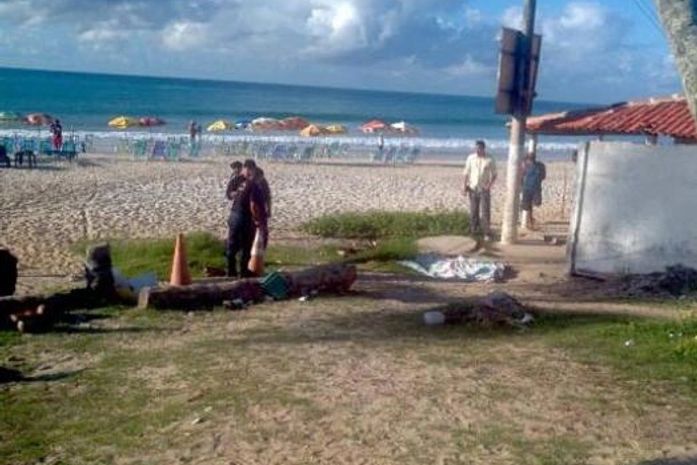 Morador de rua é assassinado a beira mar na praia do Francês