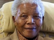 Ex-presidente Mandela ‘respira sem dificuldades’
