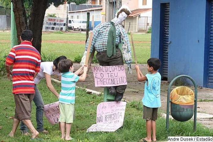 Marco Feliciano é lembrado como Judas em protesto em Brasília