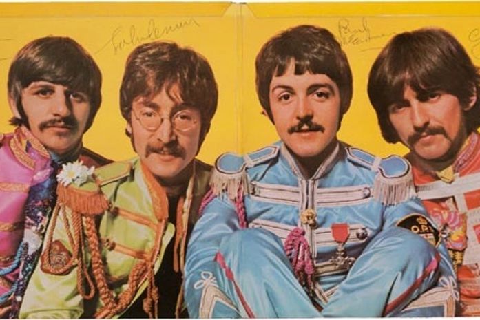 Disco autografado pelos Beatles é leiloado por US$ 290,5 mil no Texas
