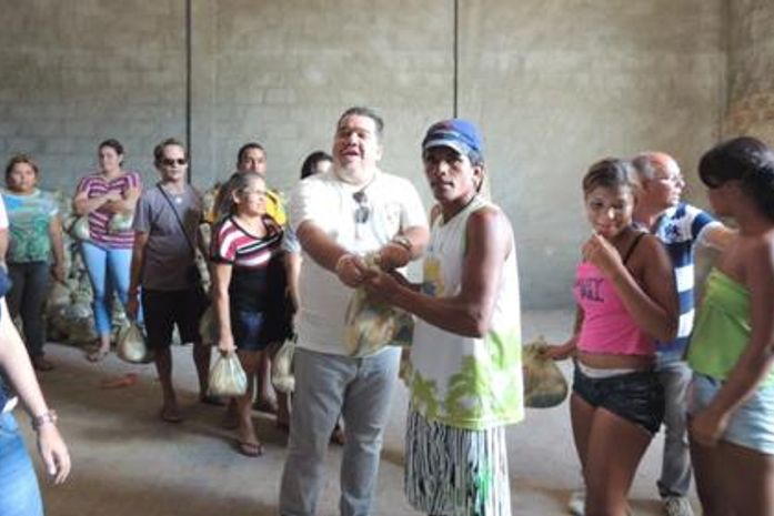 Prefeito Gustavo Feijó promove a entrega de alimentos para Semana Santa à comunidade de Boca da Mata, povoado Perí-Perí e adjacências