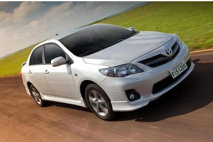 Corolla 2014 vem com GPS