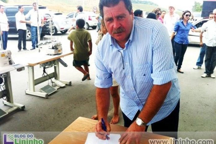 Termo foi assinado nesta segunda-feira pelo prefeito Remi Calheiros