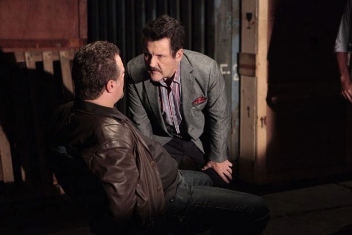 Salve Jorge! Mustafa sequestra Russo para saber de Morena