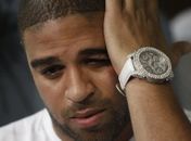 Em meio a rumores, mãe apoia jogador Adriano: 'Ele só  quer voltar estando bem'