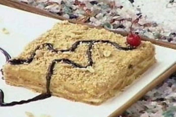 Pavê de amendoim leva licor de cacau e creme de leite; anote e experimente