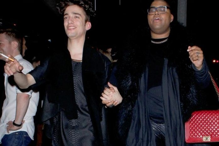 Filho de Magic Johnson assume namoro com rapaz de 20 anos