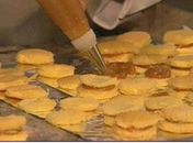Saiba preparar a famosa sobremesa francesa: macarons; experimente
