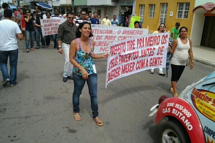 Em abirl, servidores de Maribondo protestaram contra exoneração