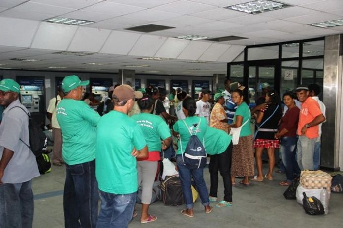 Trabalhadores rurais ocupam agência da Caixa Econômica