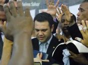 Feliciano prega em culto na Bahia e diz que 'não sabe bater, mas apanhar'