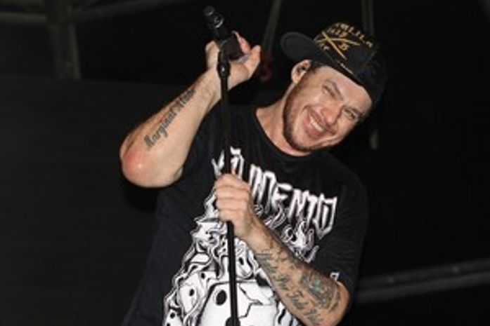 Após laudo de overdose, família já começa a pensar na cremação de Chorão