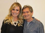 Fernanda e Serginho posam para foto