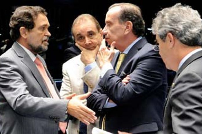 Senadores tentam chegar a acordo para votar regras do FPE na terça-feira