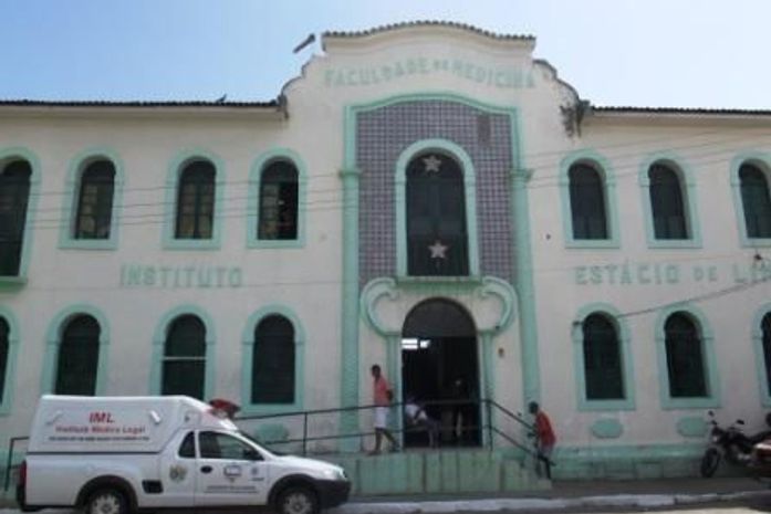 Homem é baleado dez vezes, não resiste e morre; acusado fugiu a pé