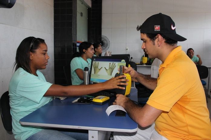 Usuários efetuando o recadastramento