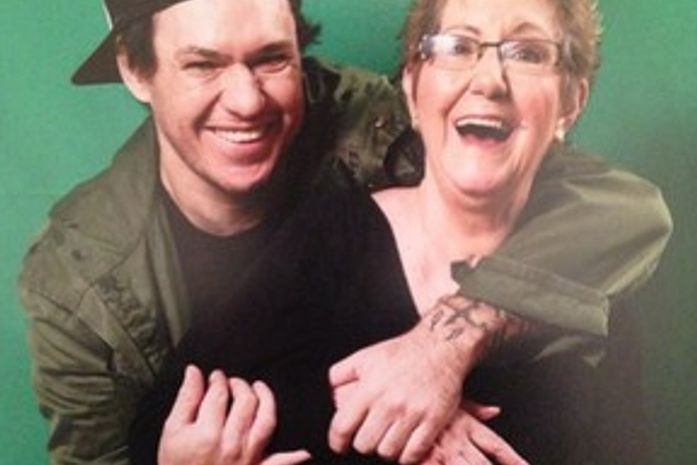 Sônia Abrão homenageia o primo Chorão, que completaria hoje 43 anos