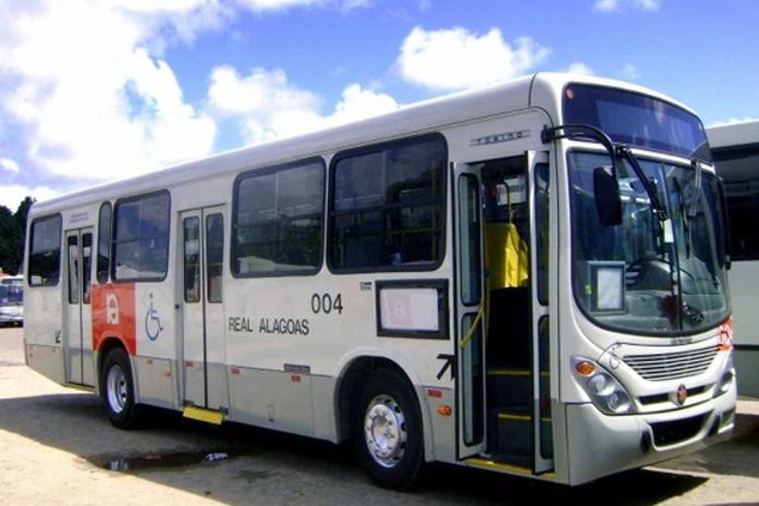 Coletivo que faz a linha São Jorge/Centro é assaltado duas vezes