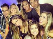 Fani, Anamara e mais ex-BBBs se divertem em boate sertaneja em São Paulo