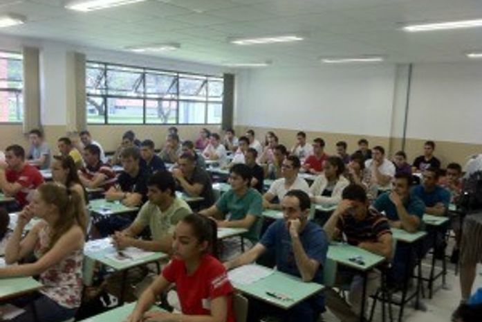 Aluno de escola pública terá direito a fazer vestibular das federais de graça